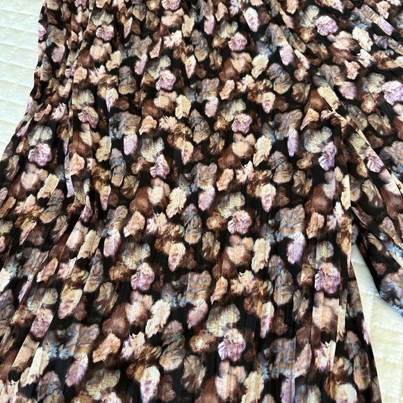 Vince multicolor, pleated cropped pants, size large - Picture 11 of 14